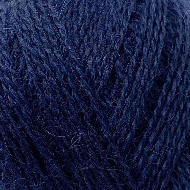 Strikkekits til Sophie Hood i 1 tråd Alva og 1 tråd Extrafine merino 120 (som strikkes sammen)