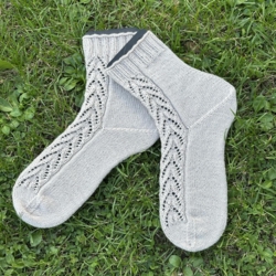 Opskrift til Vintergæk strømperne i 1. Class Cashmere