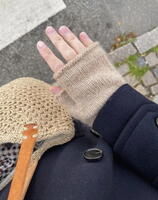 Strikkekits til Penny Gloves fra Petiteknit i Alva fra Filcolana